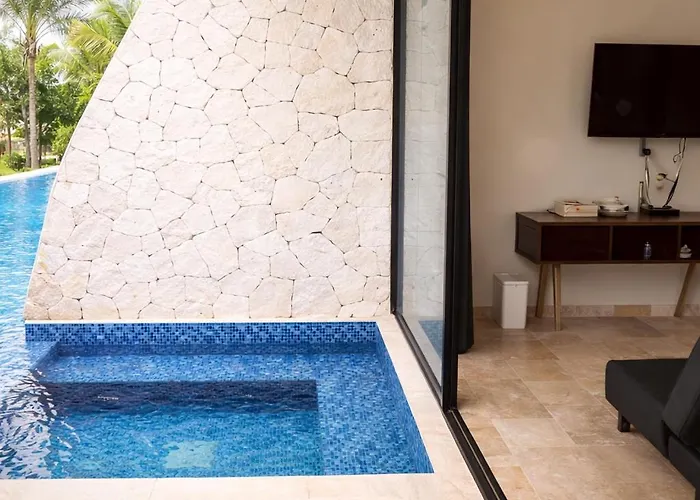 Heushaven 2 Bed Swim-Up, Griljacuzzialdea Zama *